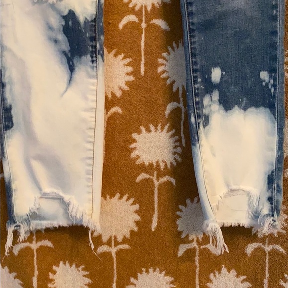abstract bleach design applied to skinny jeans! - Picture 3 of 6
